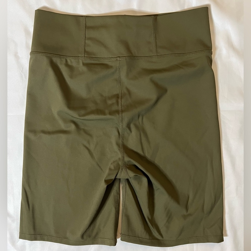 MWL by Madewell Form High-Rise 7" Biker Shorts in Kale Green Medium - Picture 5 of 14